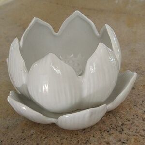 Vintage white ceramic lotus meditation flower votive candle holder vase 6x3